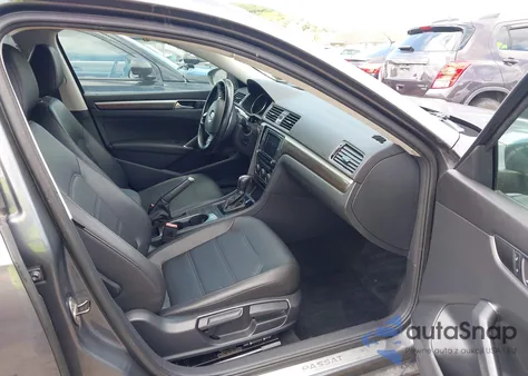 2017 Volkswagen Passat 1.8T Se z USA, uszkodzony, nr VIN 1VWGT7A34HC058918